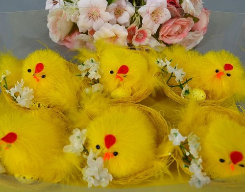 Набор цыплят в гнезде 7х5 см с цветком (6шт)