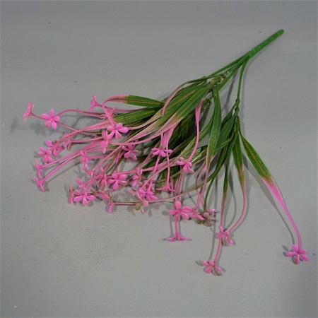 Букет зелени с мелкими длинными листьями пластик розовый h33см (К19-9)