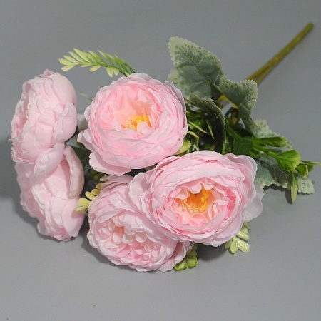 Букет роз пионовидных с папоротником 5 голов 30 см ткань светло-розовый (1шт)